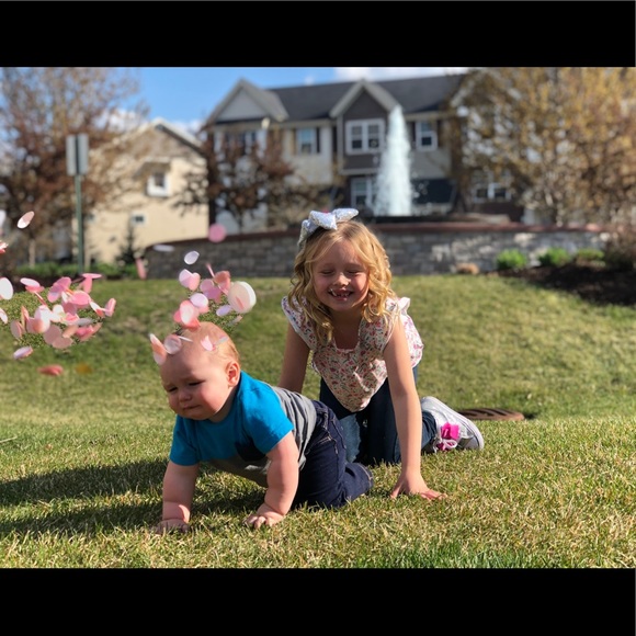 Meet your Posher, Sara - Picture 1 of 1